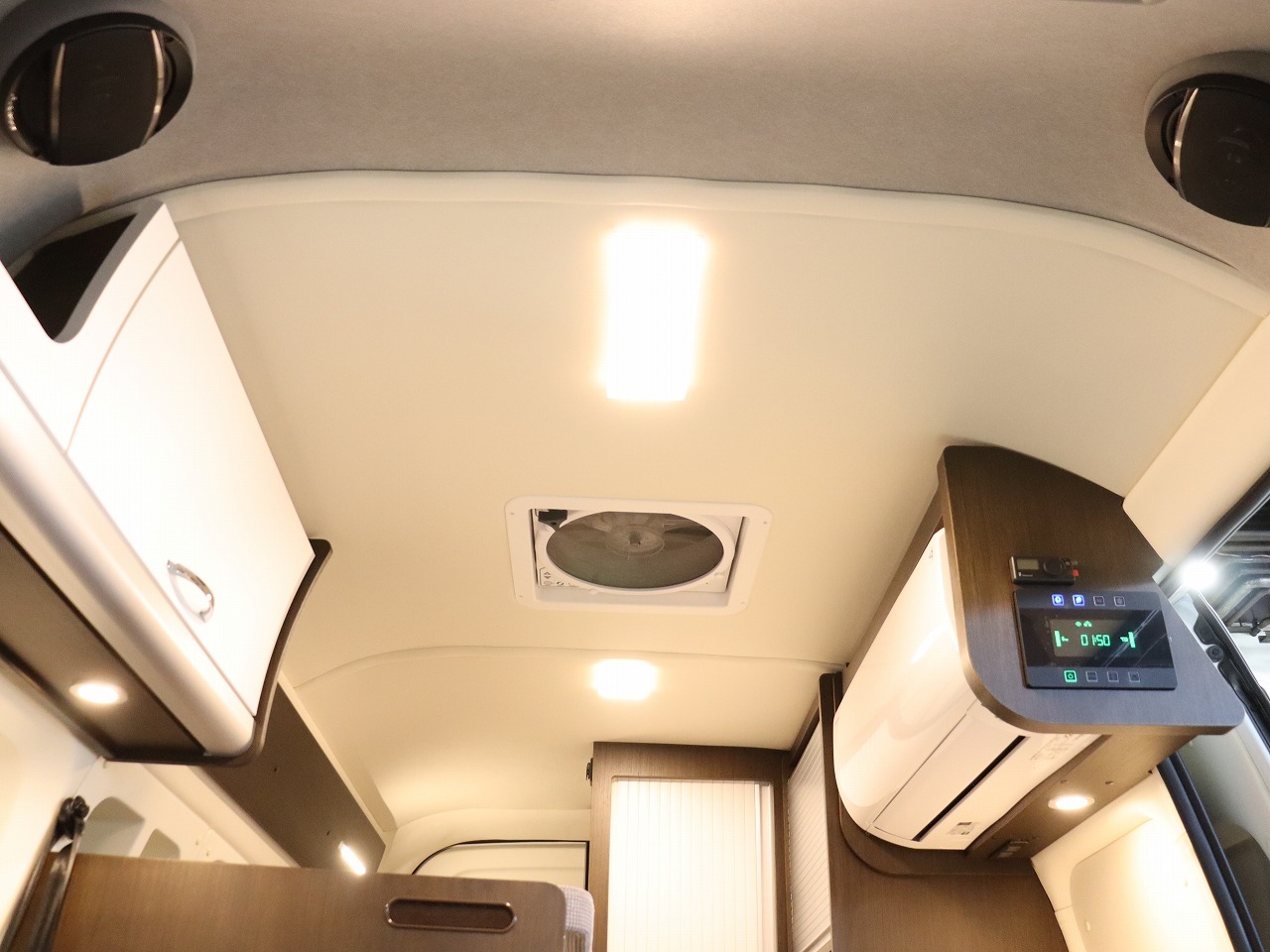 キャンピングカーバンコン