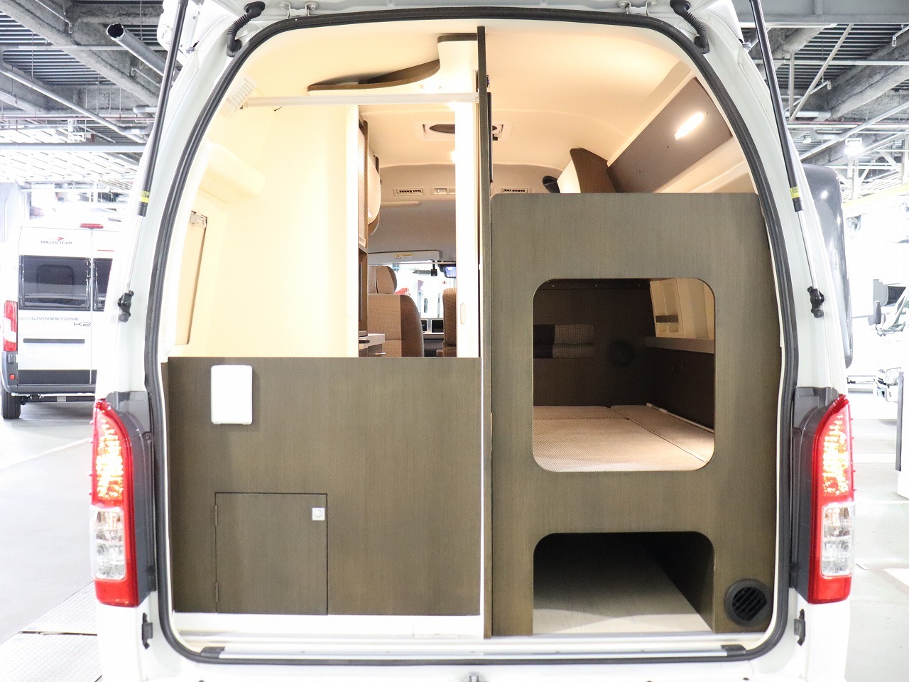 キャンピングカーバンコン