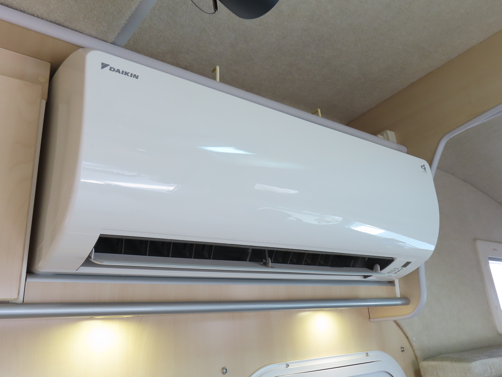 キャンピングカーキャブコン