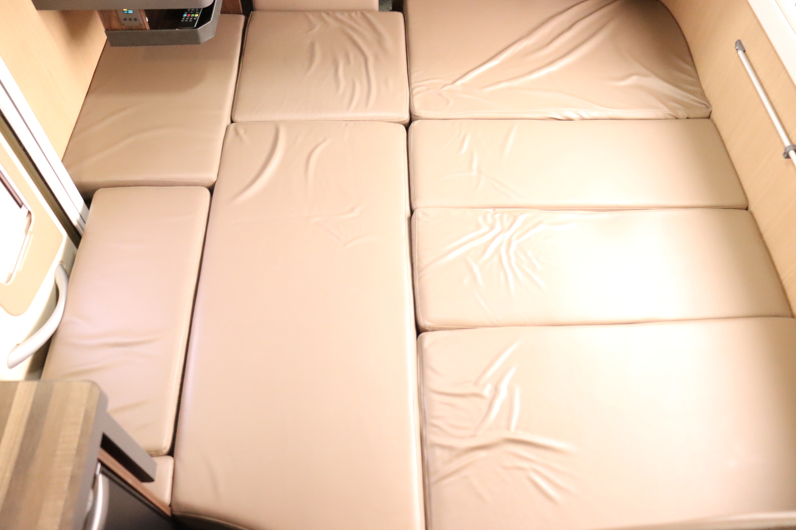 キャンピングカーキャブコン