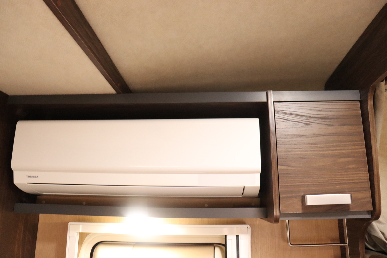 キャンピングカーキャブコン