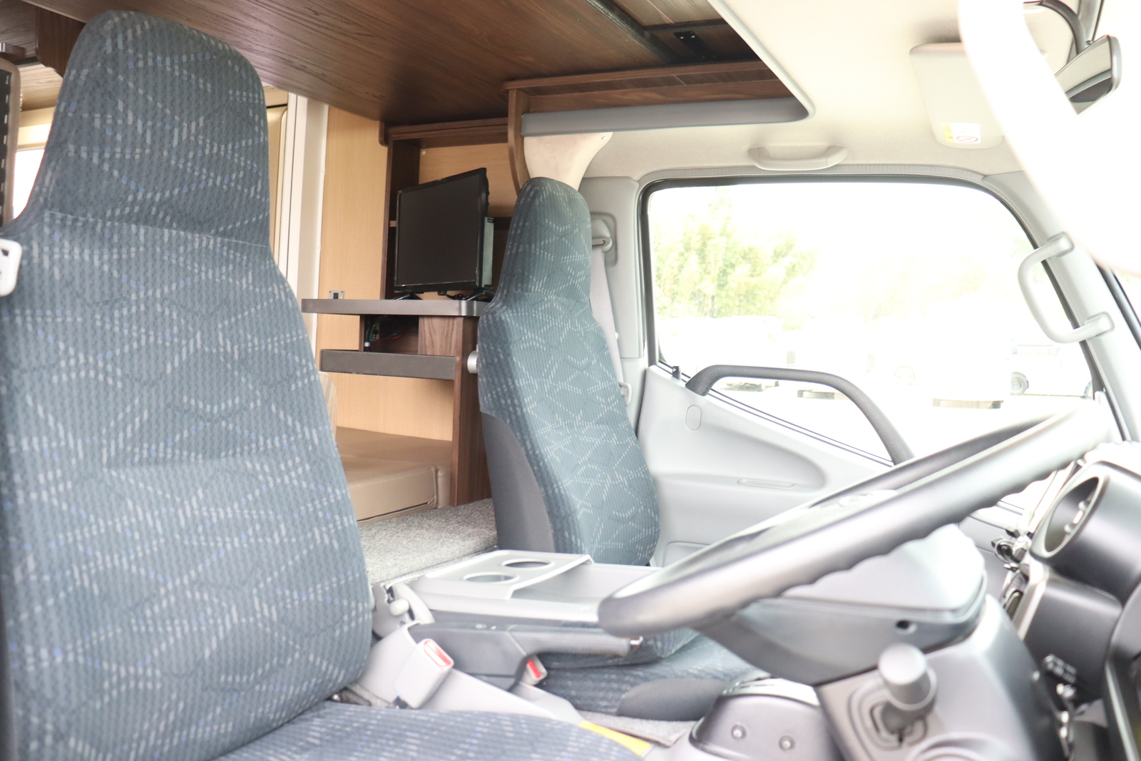 キャンピングカーキャブコン