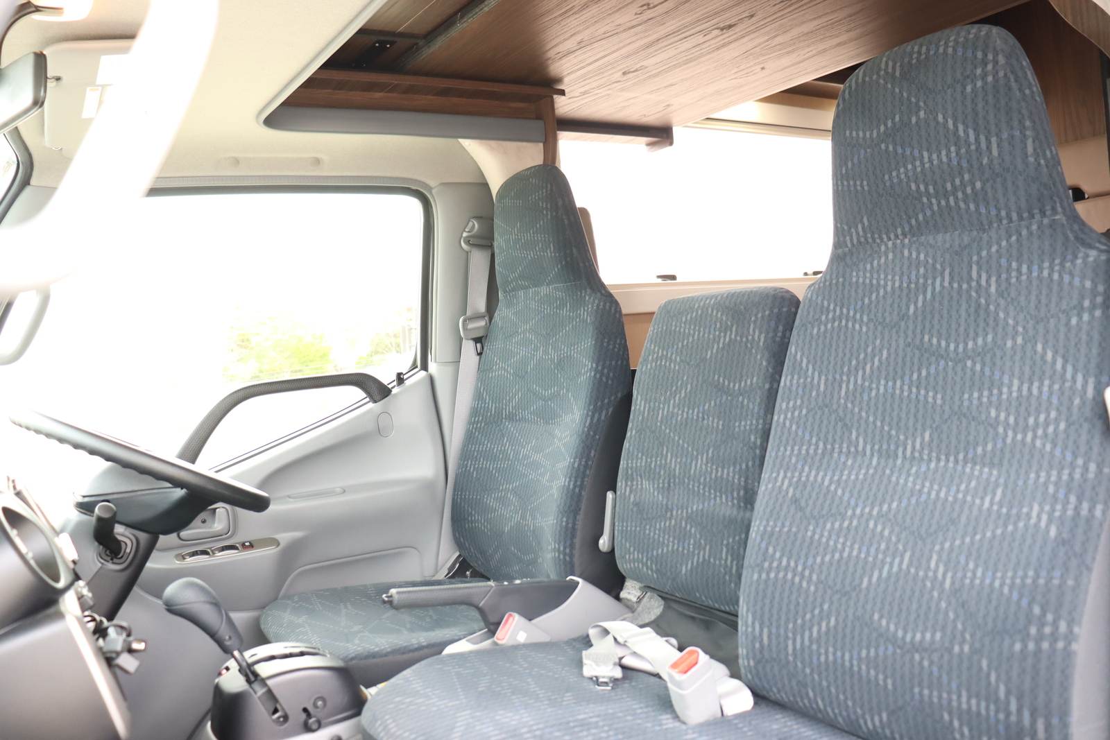 キャンピングカーキャブコン