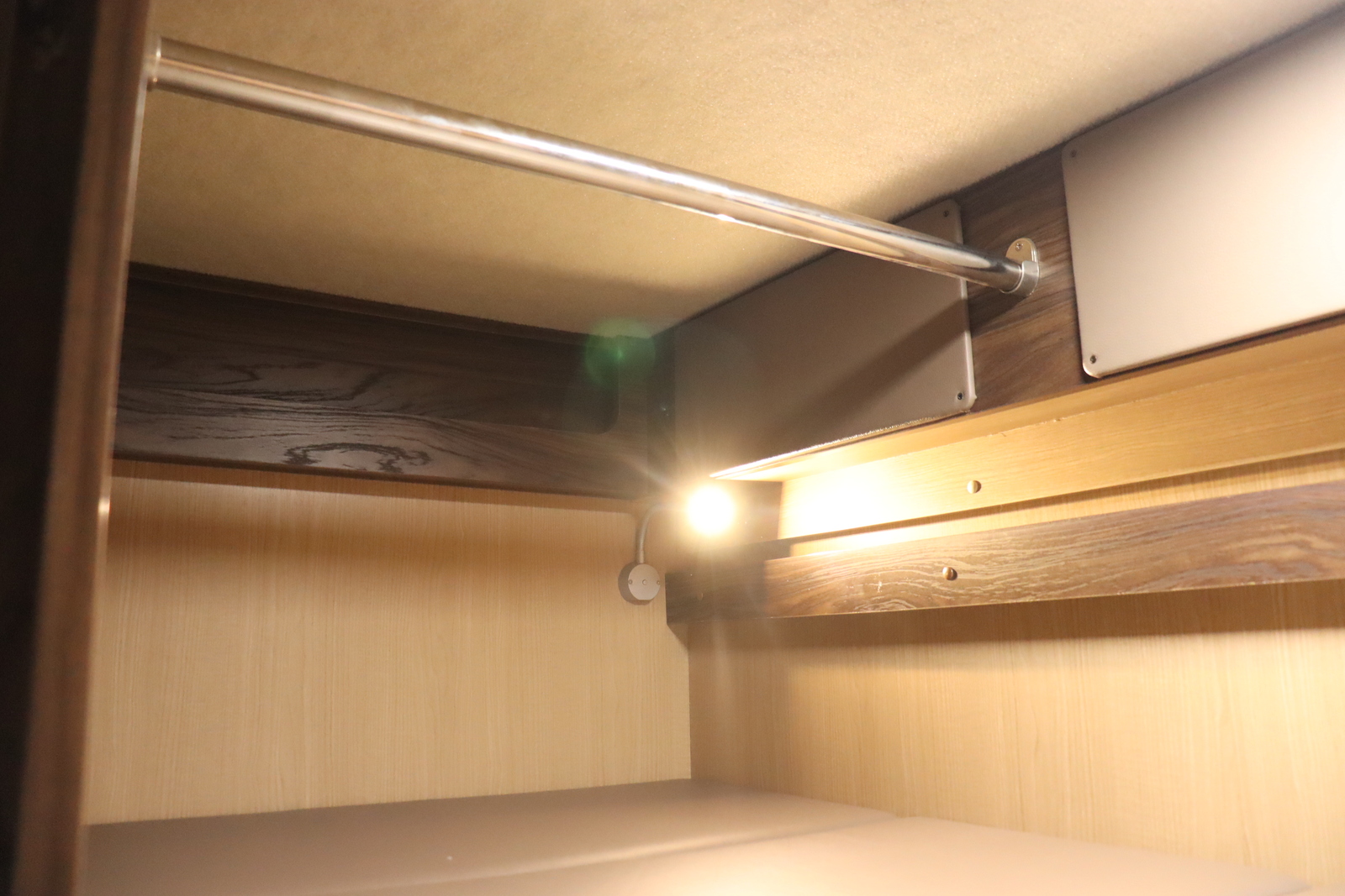 キャンピングカーキャブコン