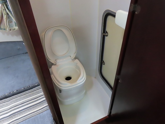 キャンピングカーキャブコン