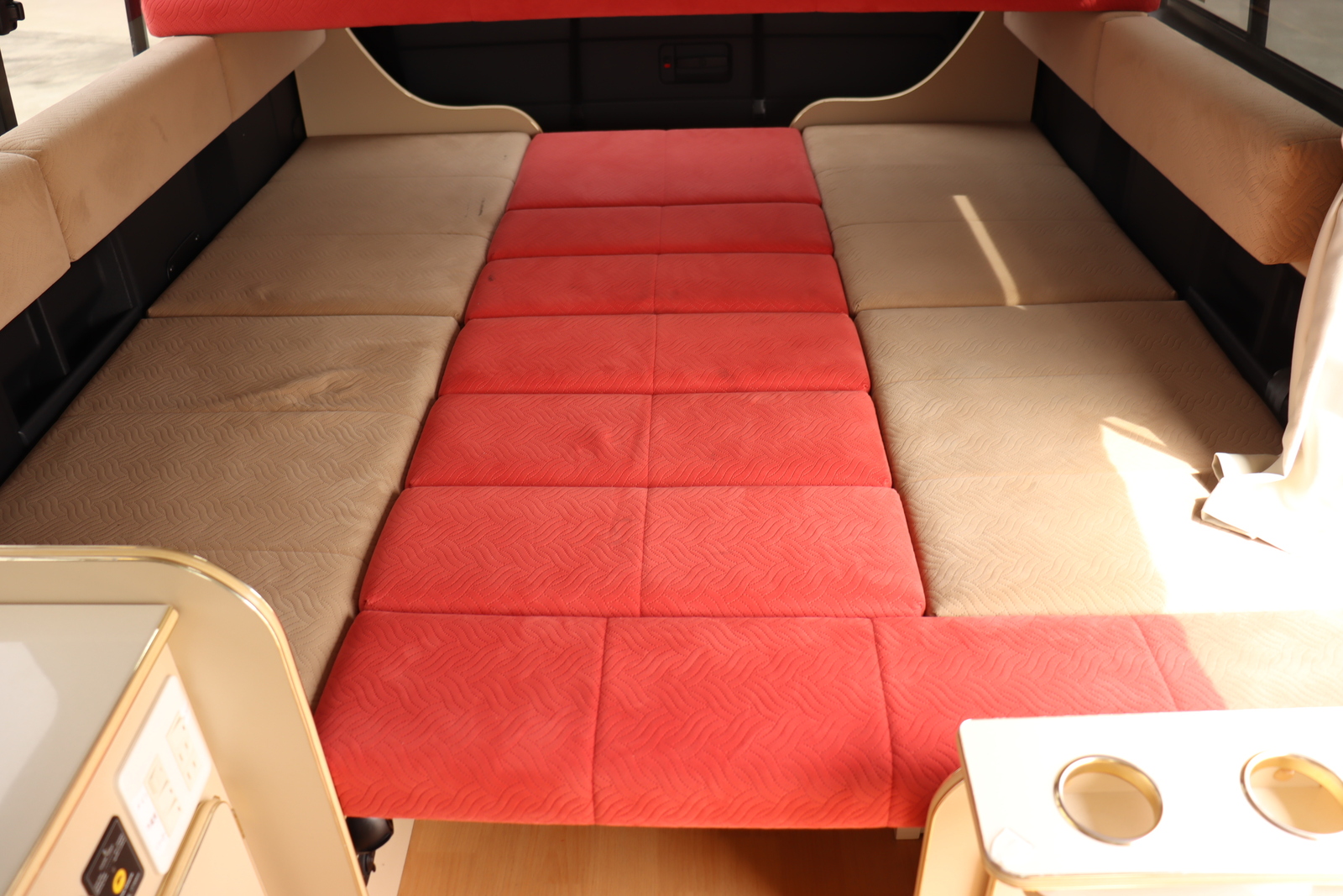 キャンピングカーバンコン