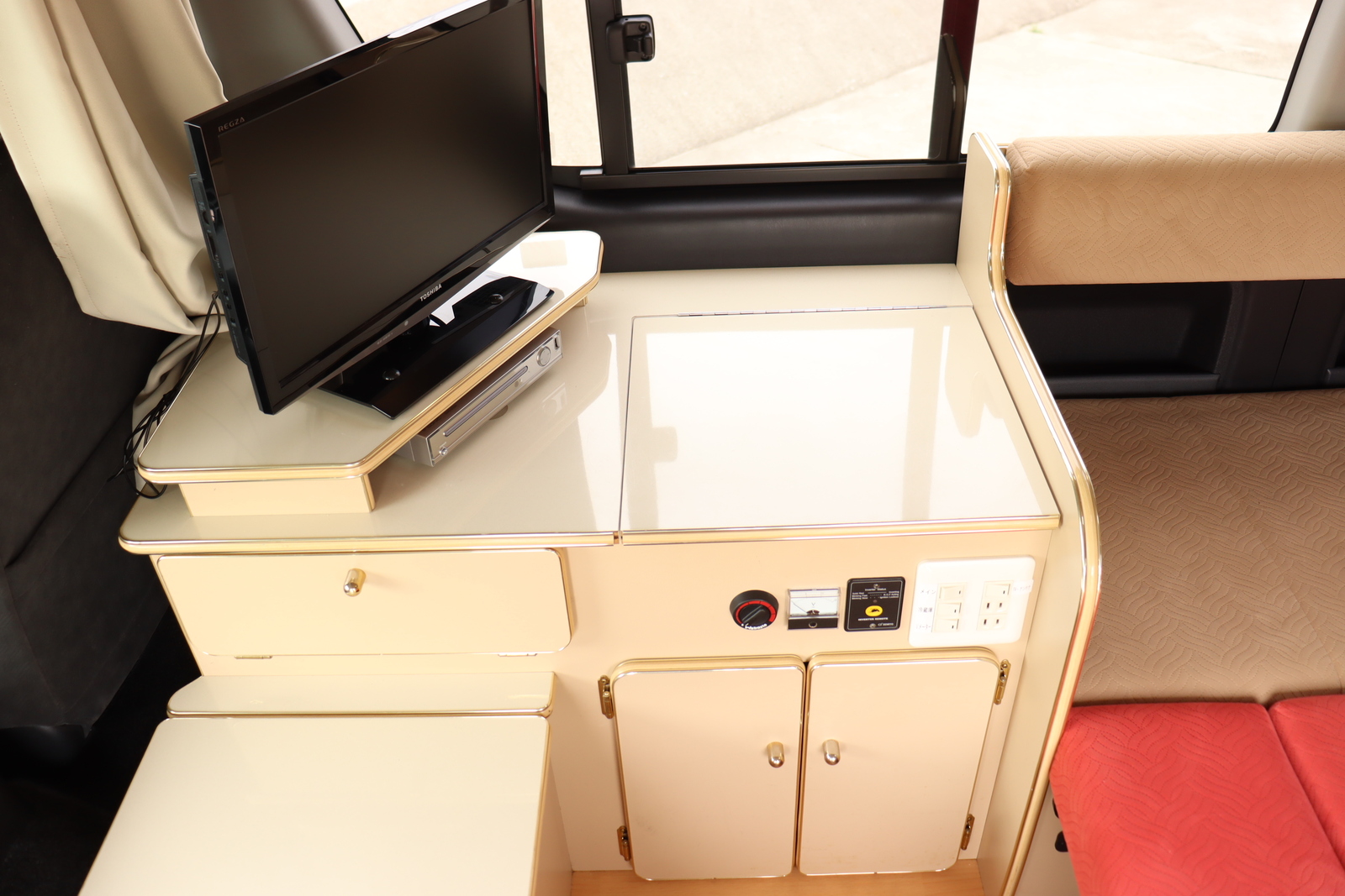 キャンピングカーバンコン