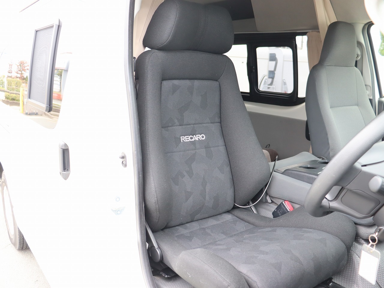 キャンピングカーバンコン