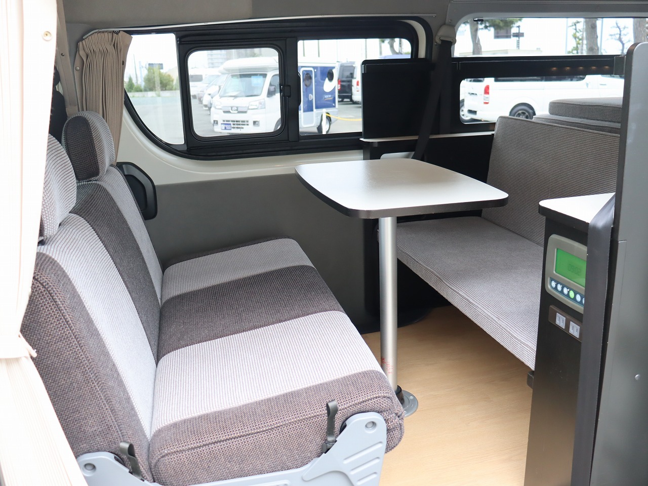 キャンピングカーバンコン