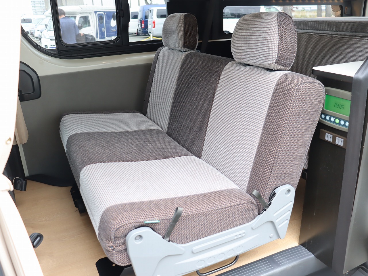 キャンピングカーバンコン