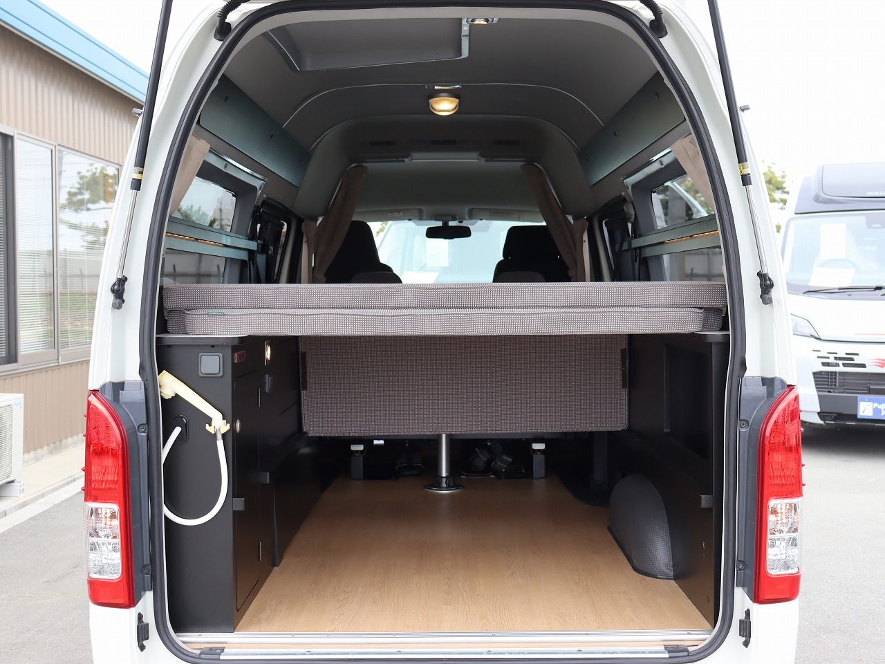 キャンピングカーバンコン