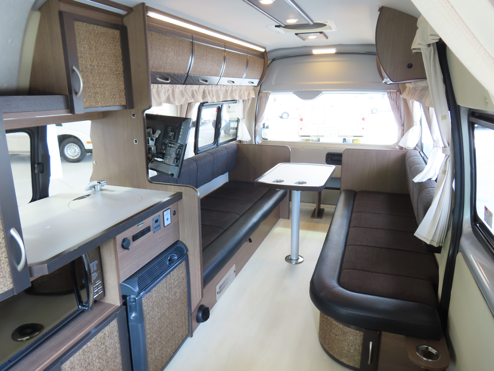 キャンピングカーバンコン