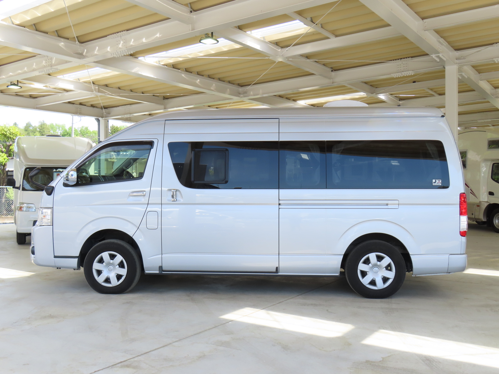 キャンピングカーバンコン