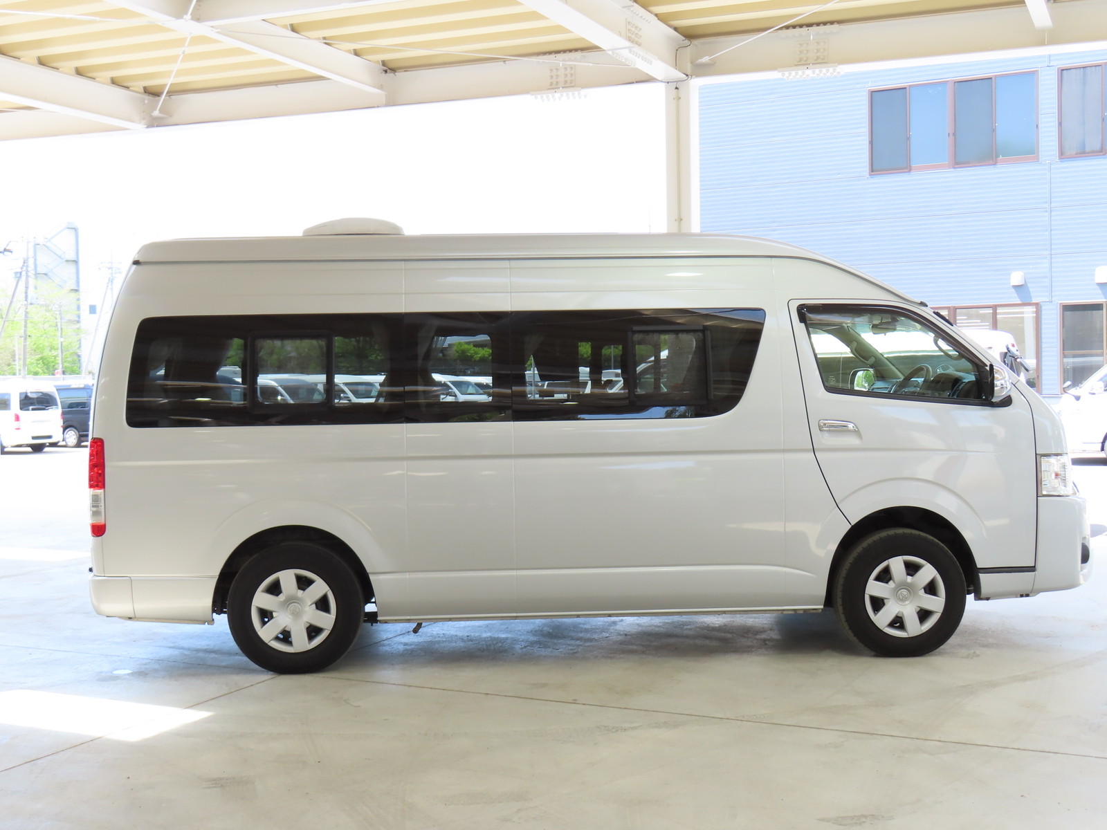 キャンピングカーバンコン