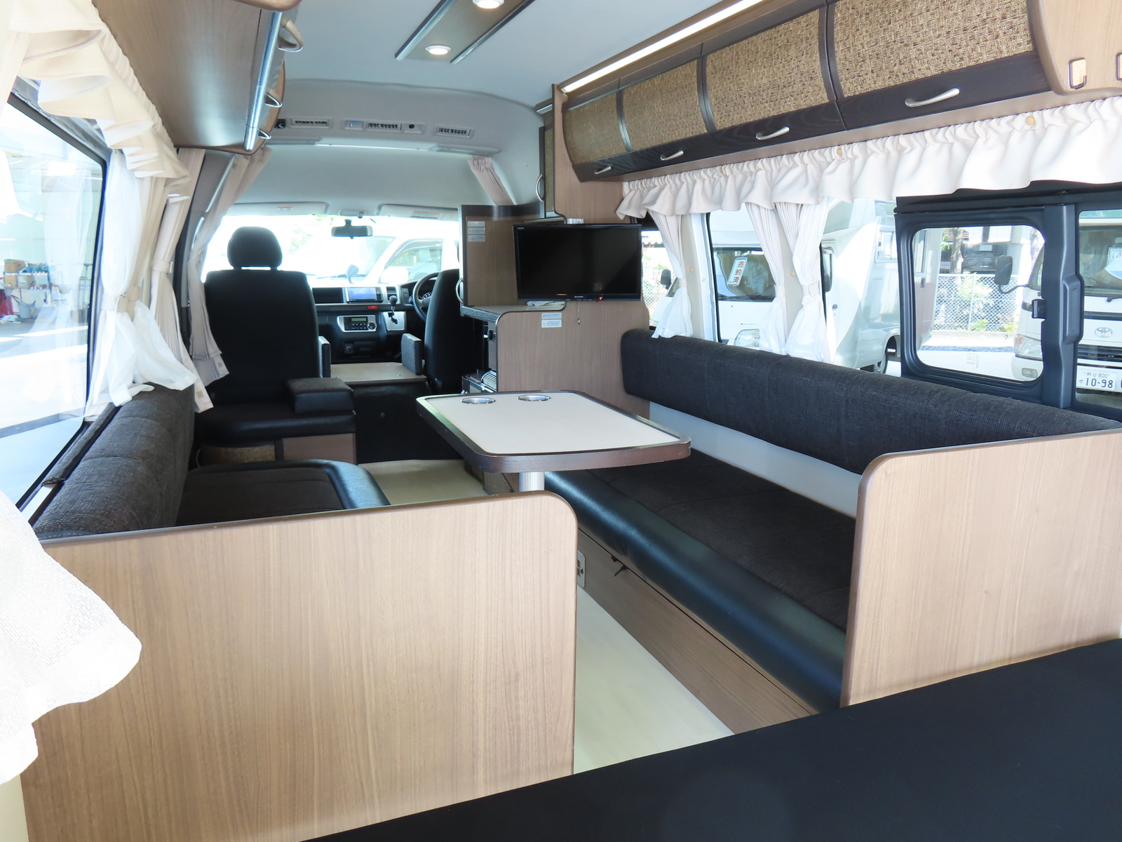 キャンピングカーバンコン