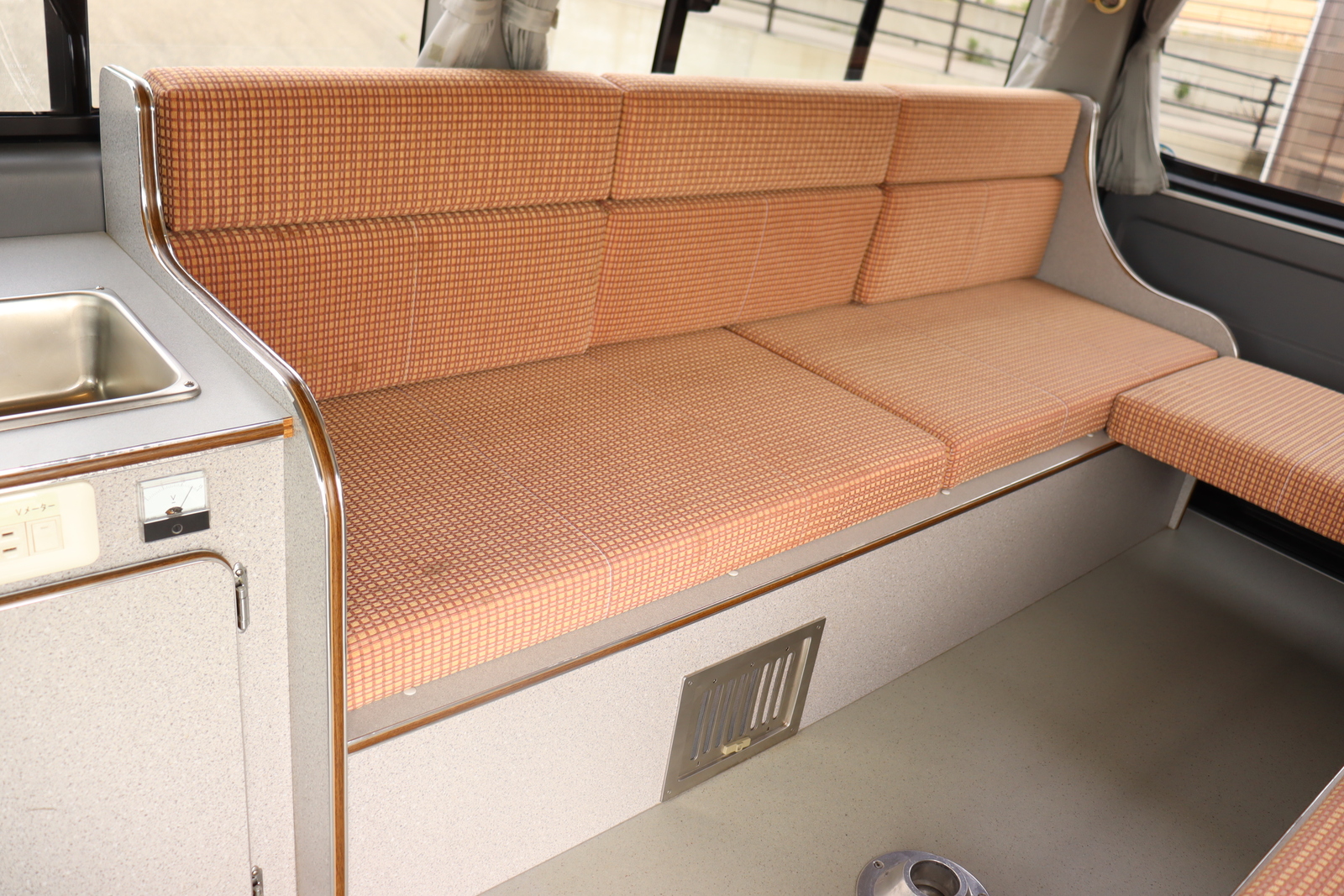 キャンピングカーバンコン