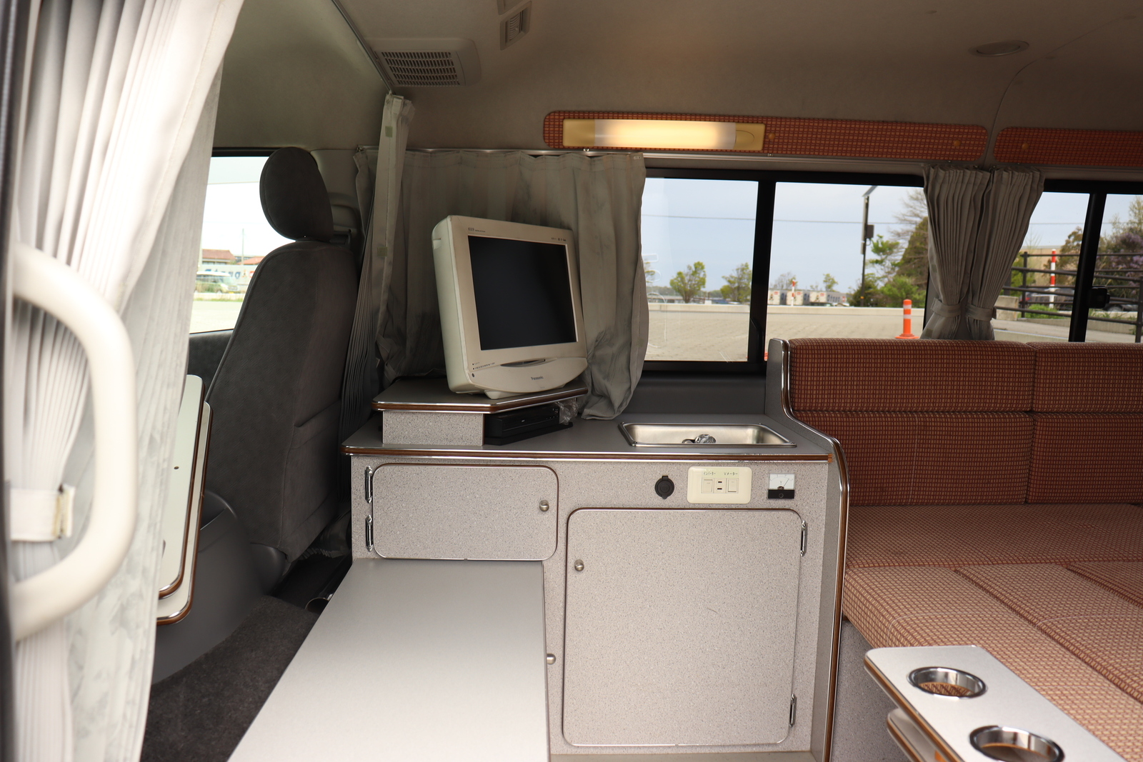 キャンピングカーバンコン