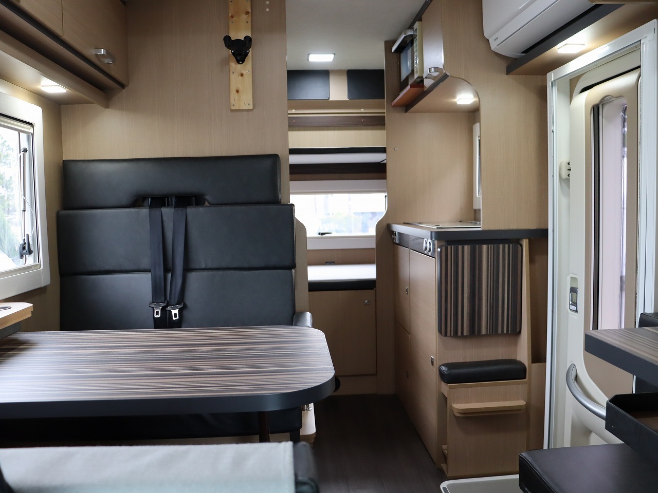 キャンピングカーキャブコン