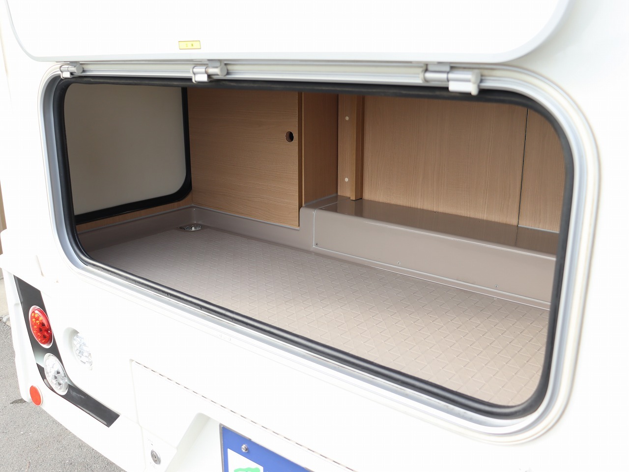 キャンピングカーキャブコン