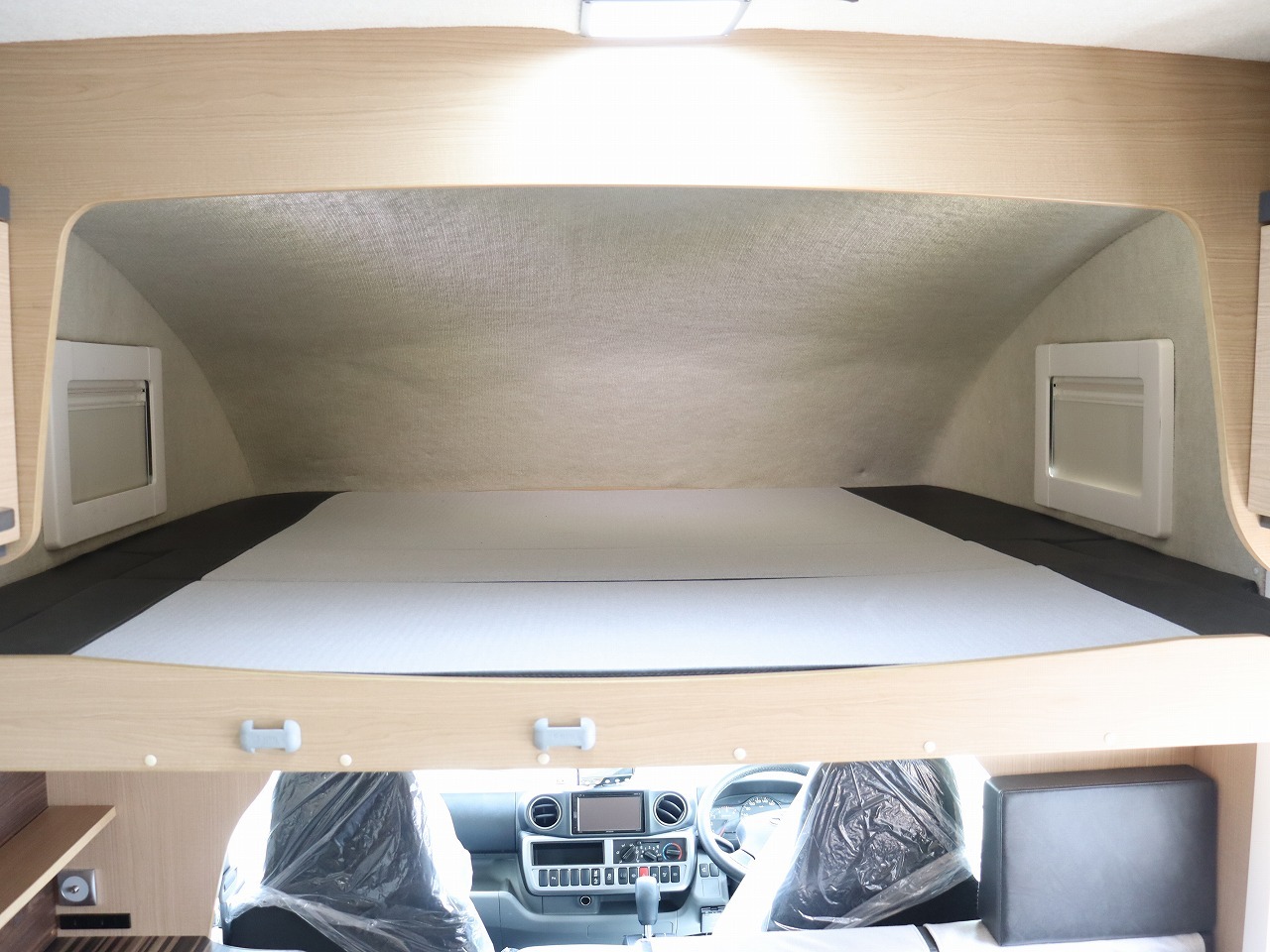 キャンピングカーキャブコン