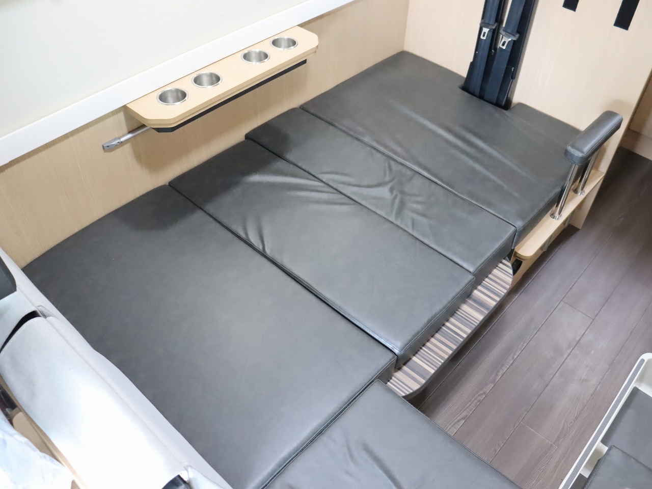 キャンピングカーキャブコン