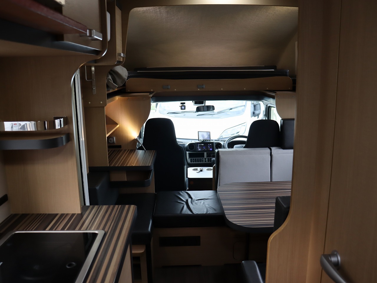 キャンピングカーキャブコン