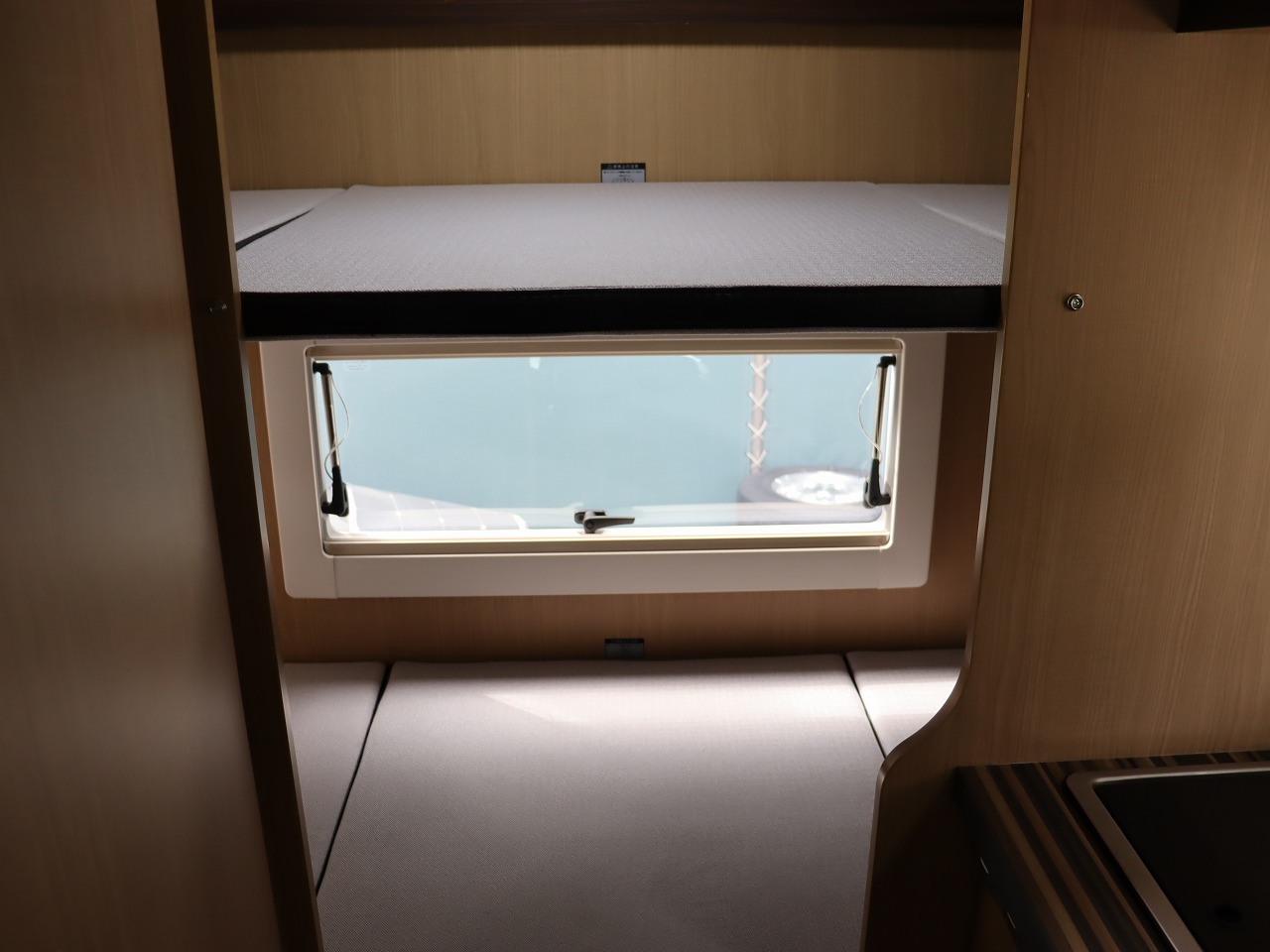 キャンピングカーキャブコン