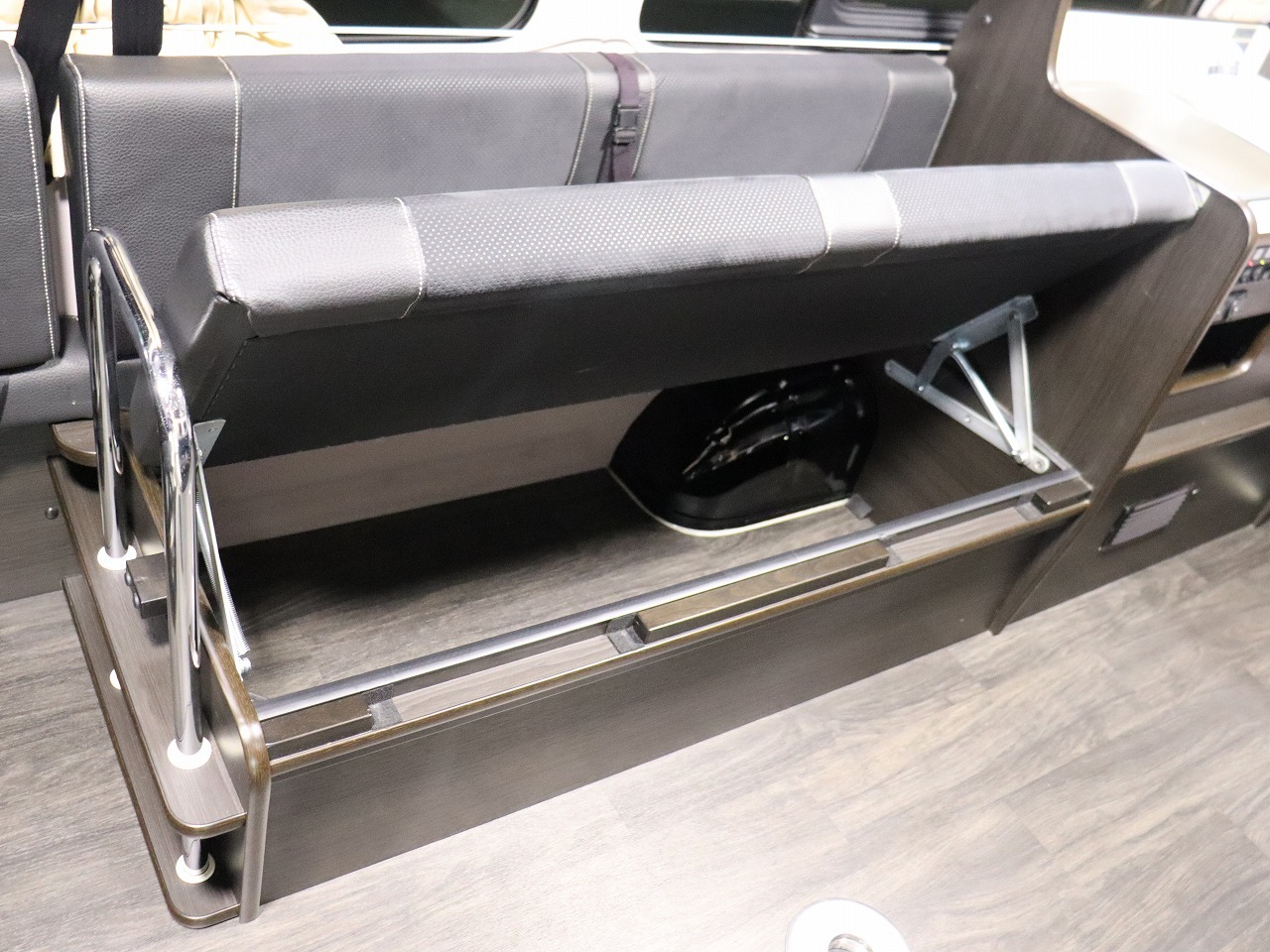 キャンピングカーバンコン