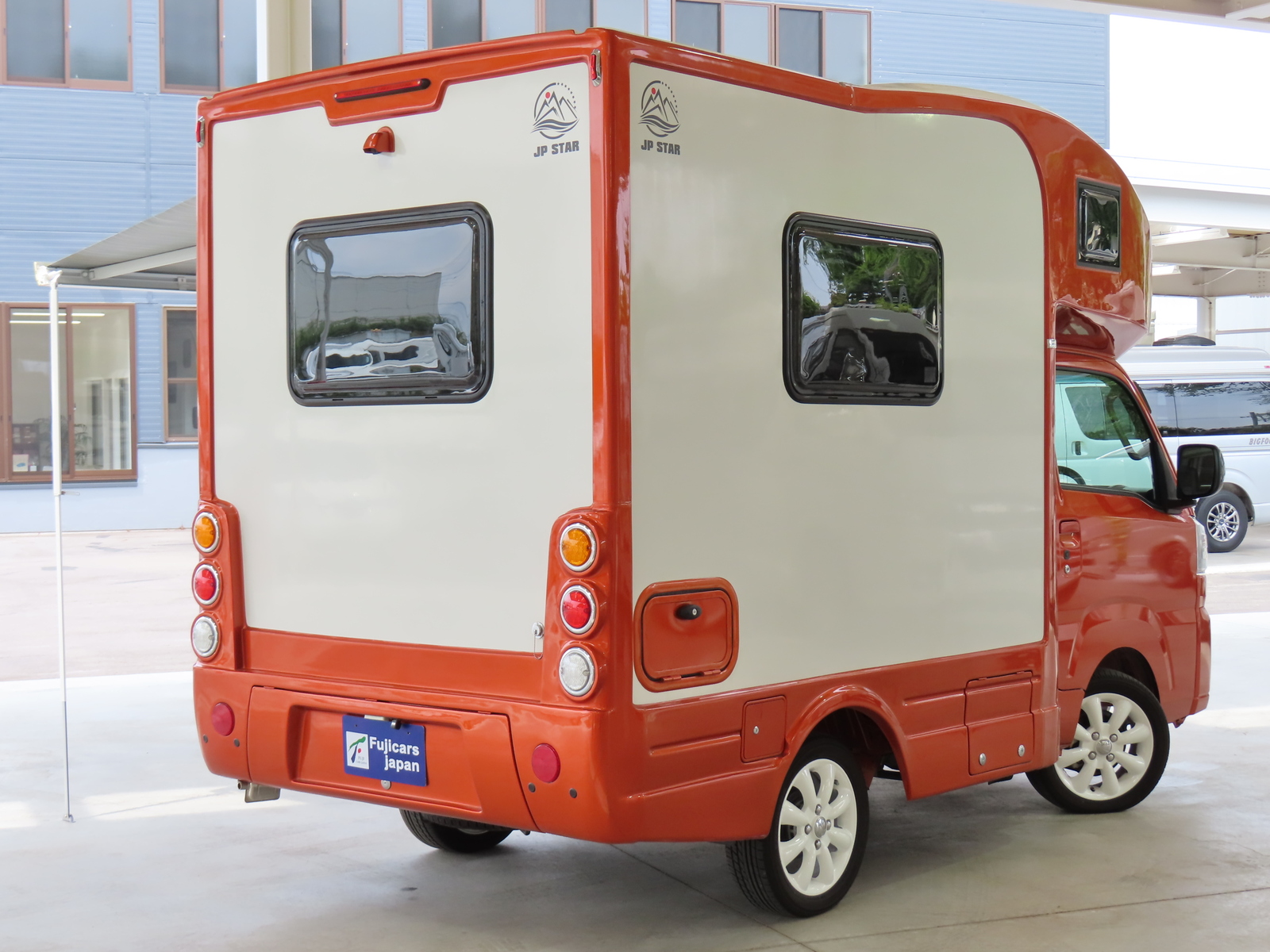 キャンピングカー軽キャンパー