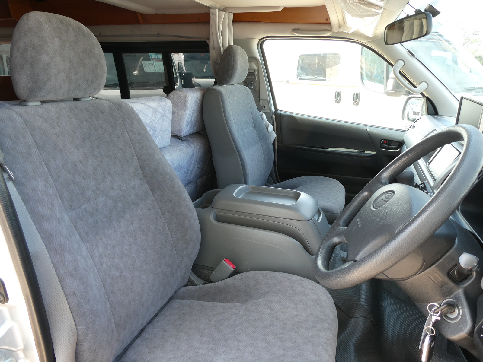 キャンピングカーバンコン