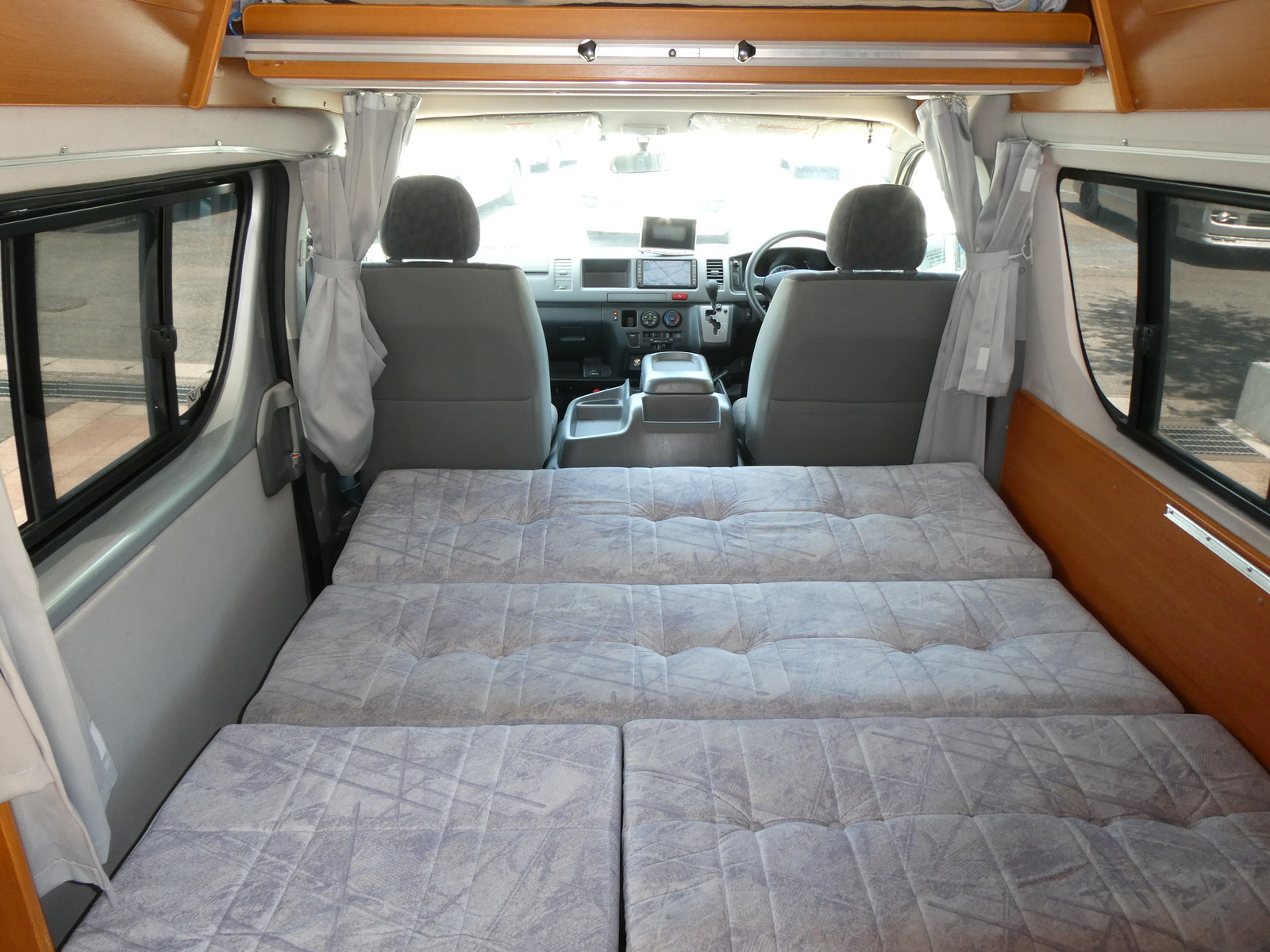 キャンピングカーバンコン