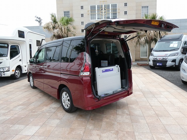 日産セレナ