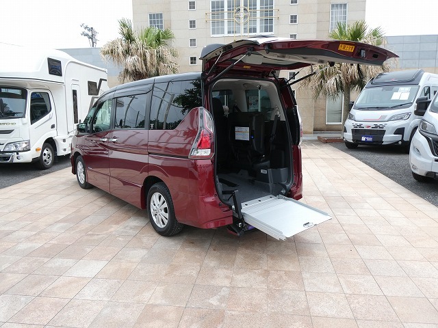 日産セレナ