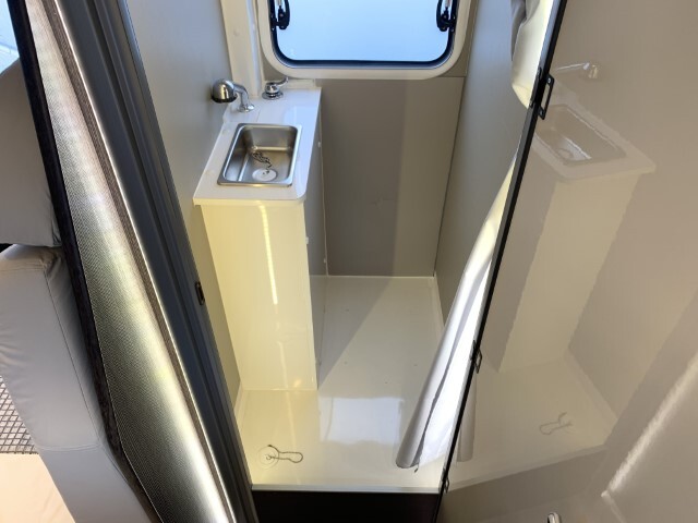 キャンピングカーキャブコン