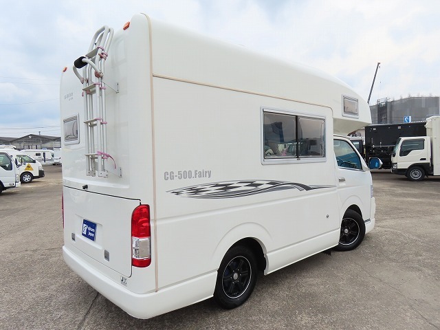 キャンピングカーキャブコン