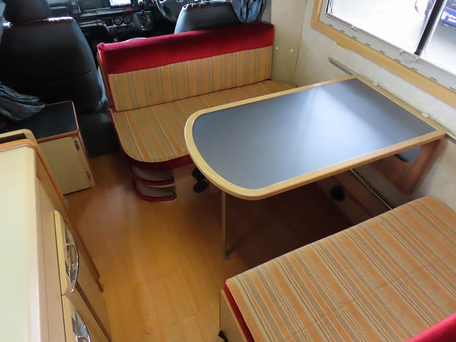キャンピングカーキャブコン