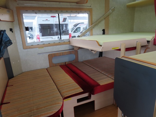 キャンピングカーキャブコン