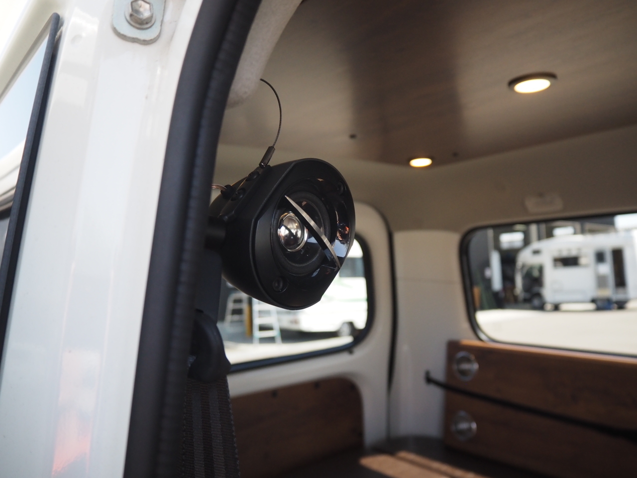 キャンピングカーバンコン