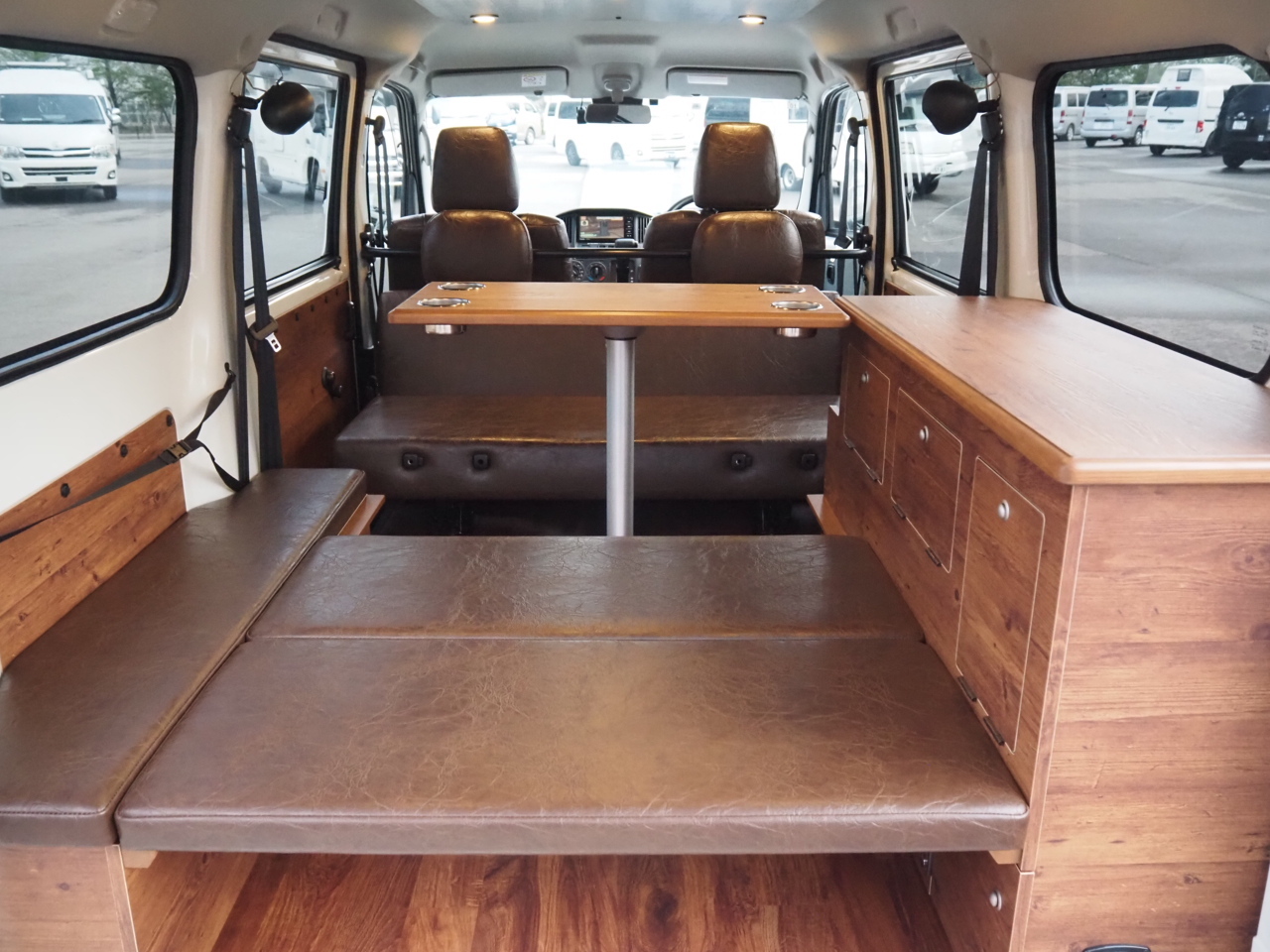 キャンピングカーバンコン