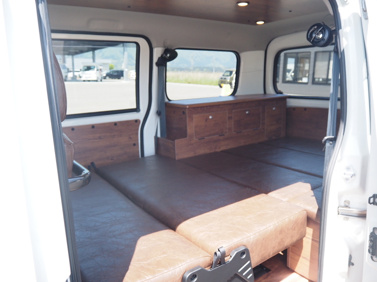 キャンピングカーバンコン