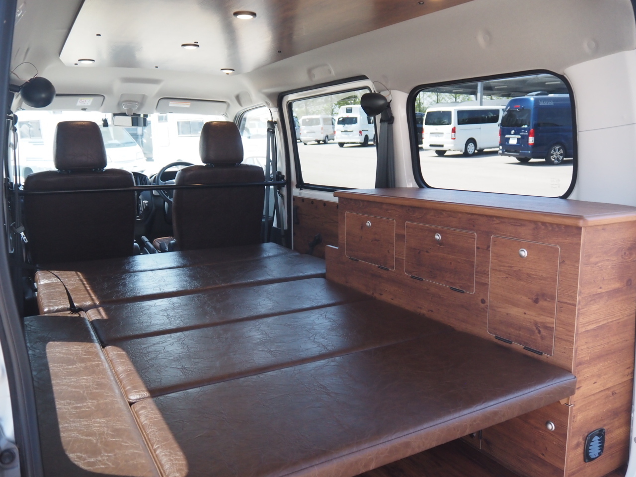 キャンピングカーバンコン