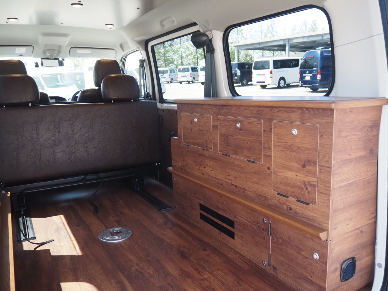 キャンピングカーバンコン