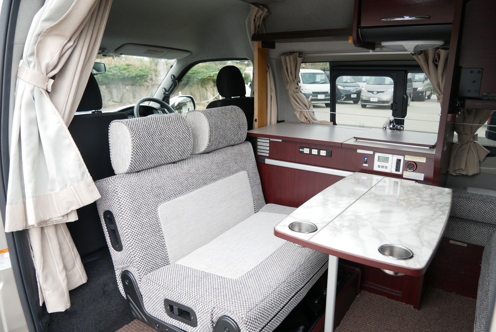 キャンピングカーバンコン