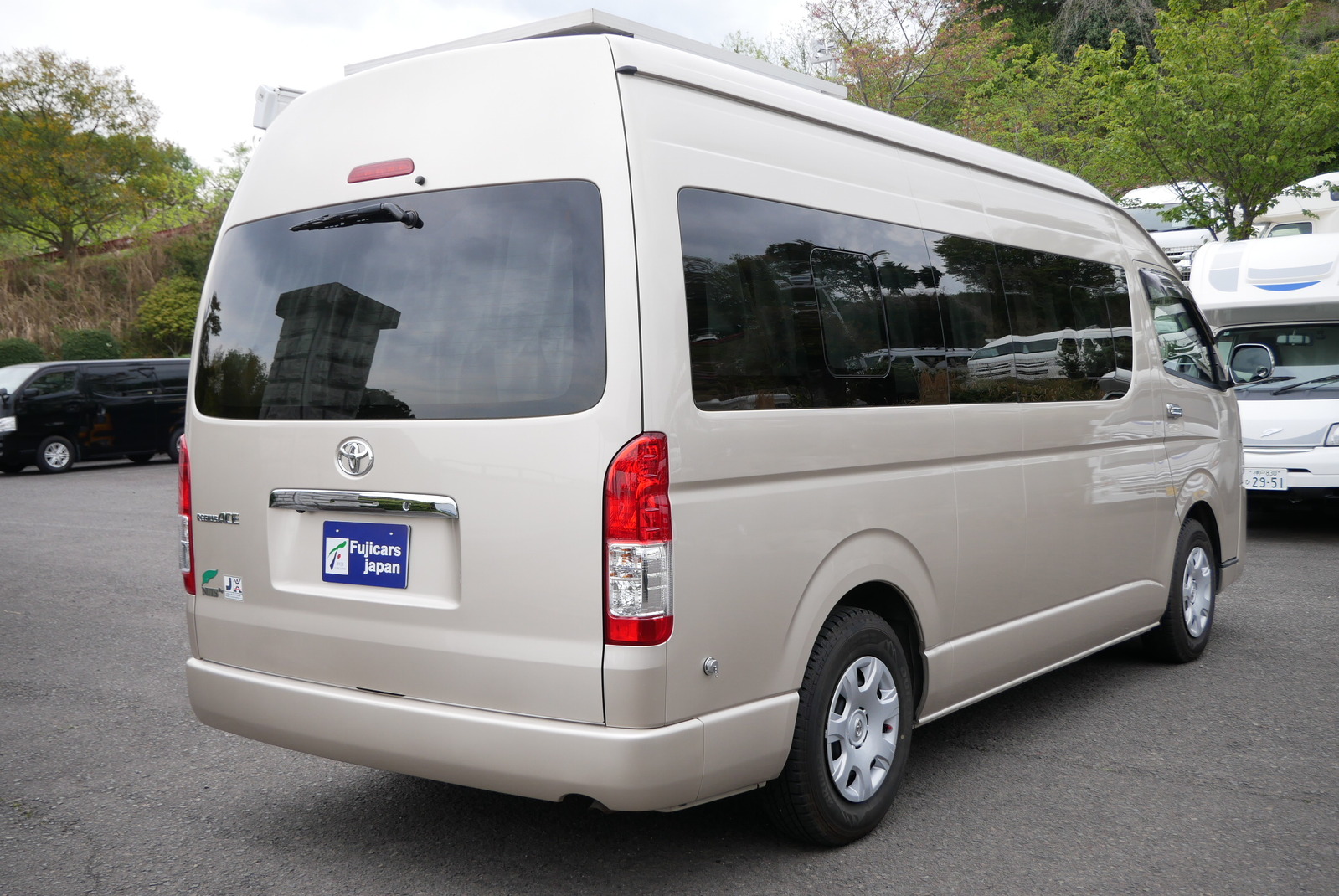 キャンピングカーバンコン