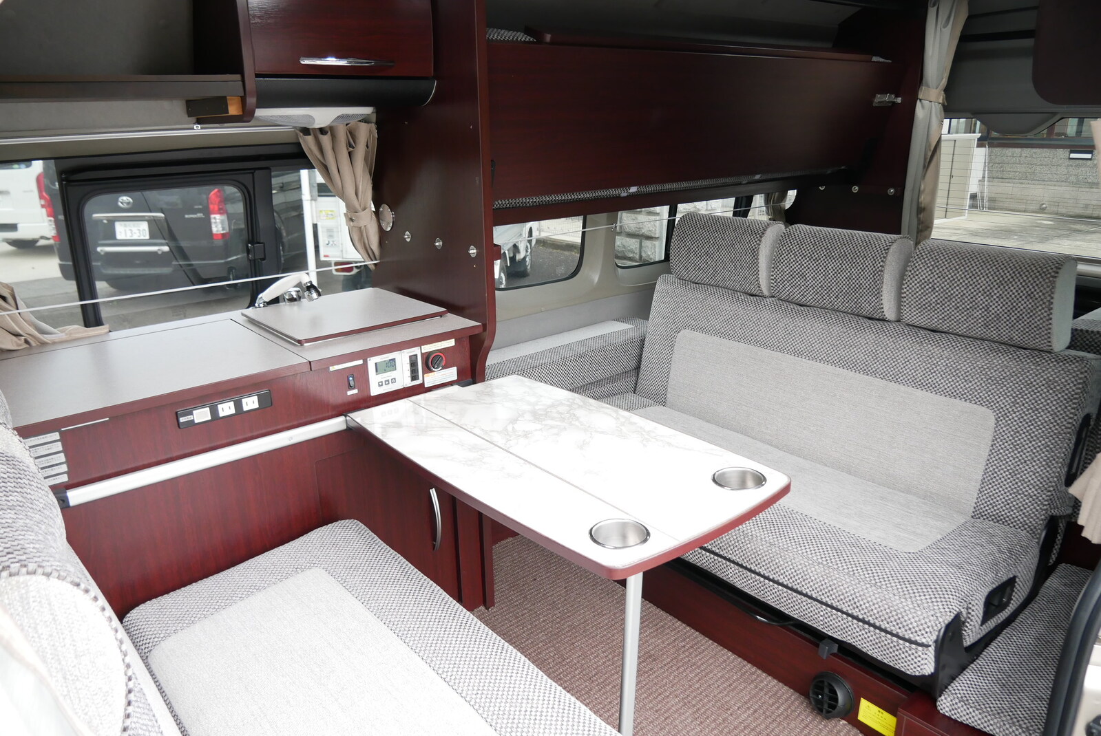 キャンピングカーバンコン