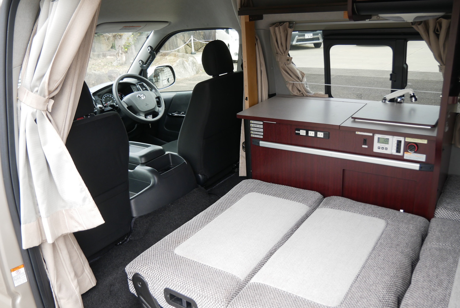 キャンピングカーバンコン