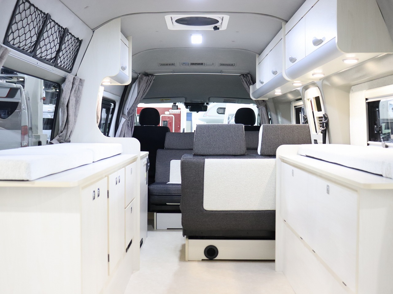 キャンピングカーバンコン