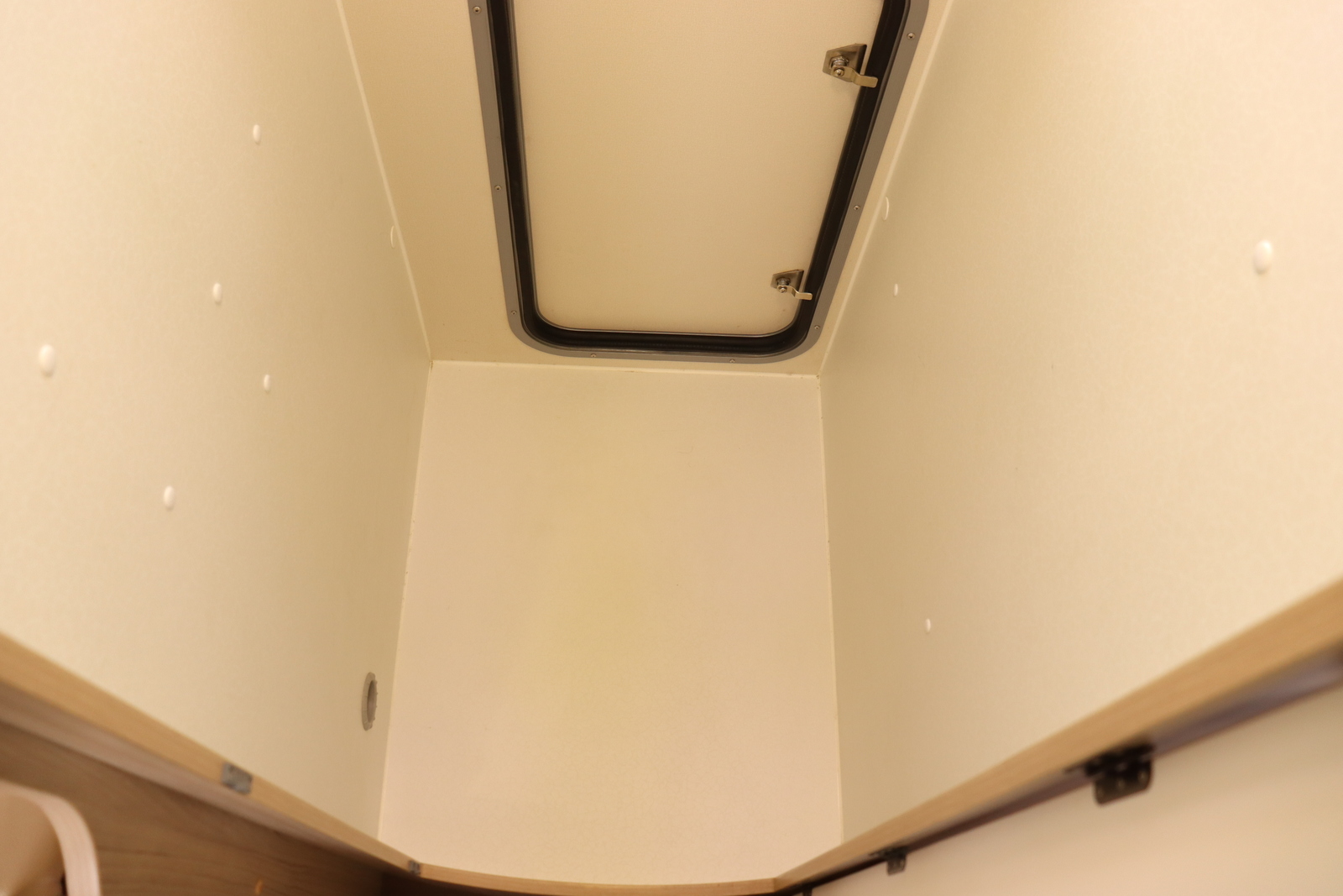 キャンピングカーキャブコン