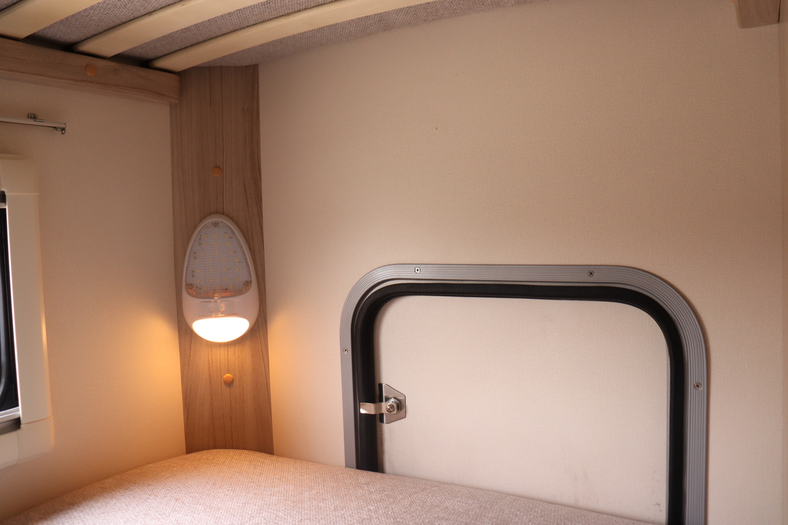 キャンピングカーキャブコン