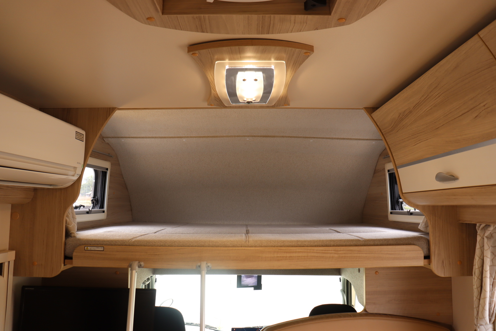 キャンピングカーキャブコン